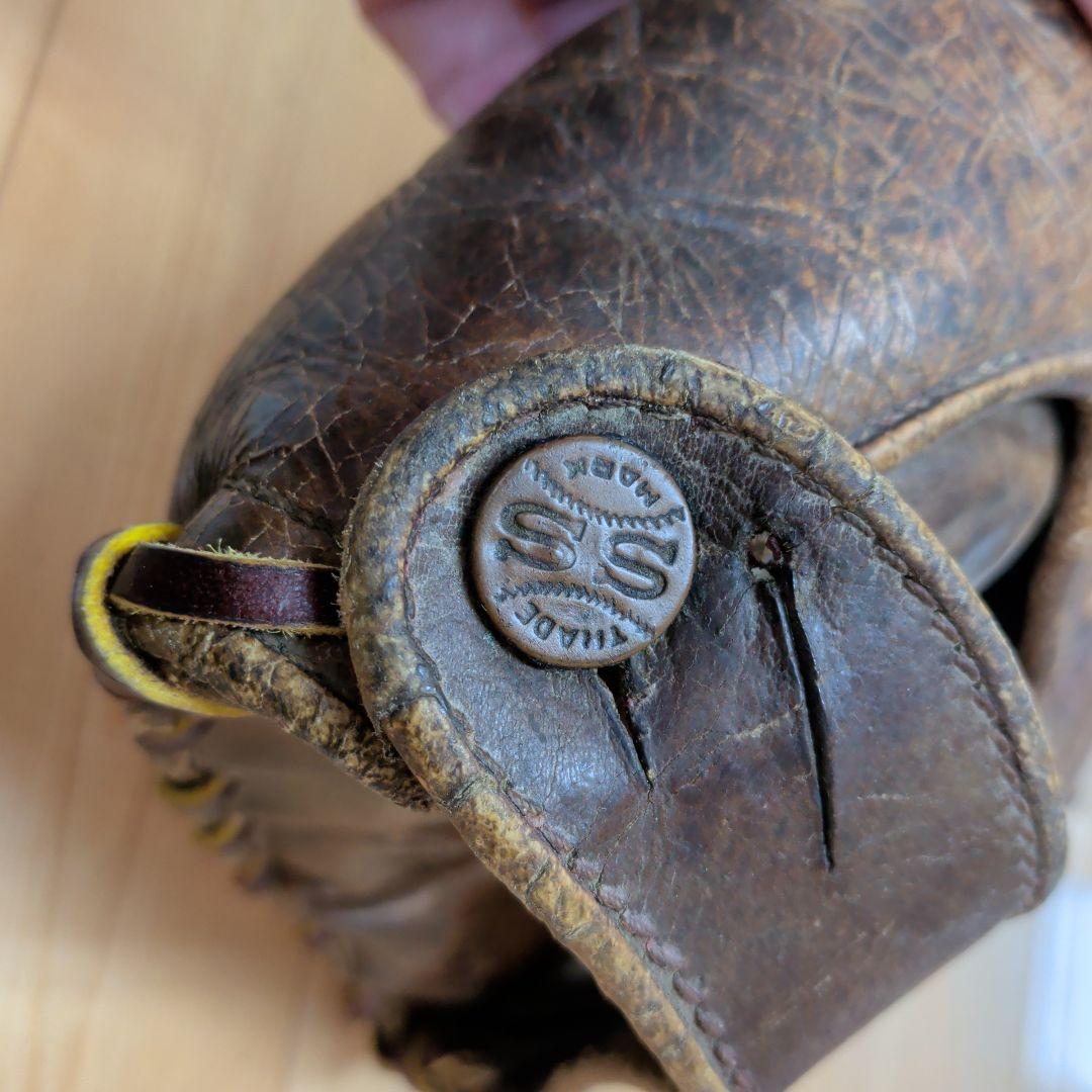 古い野球グローブ