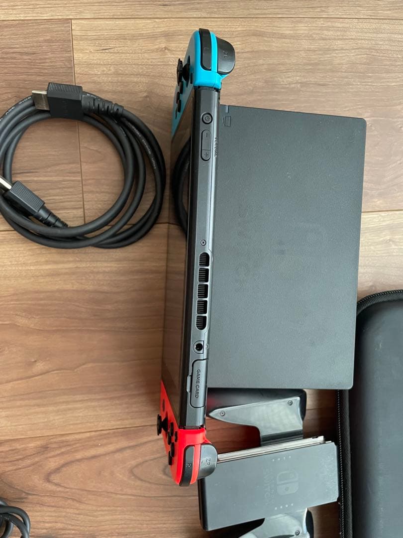 Nintendo Switch 本体 青/赤 Joy-Con 付属品付き
