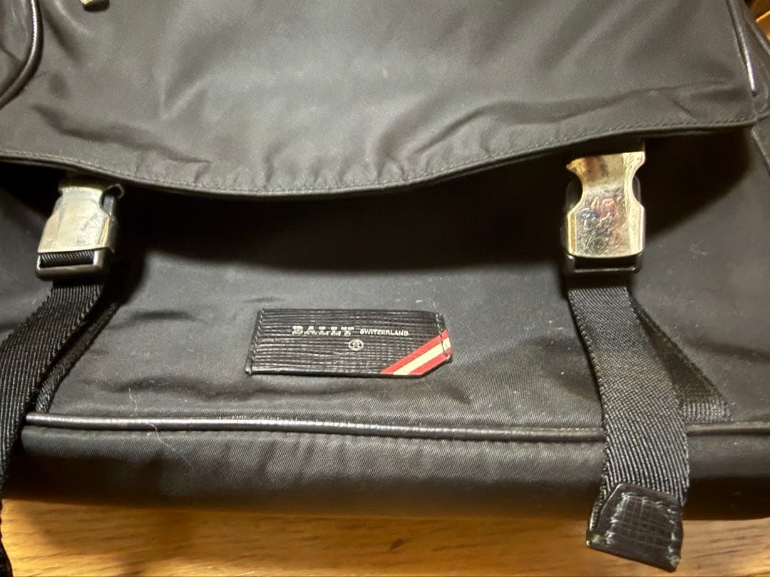 良品　BALLYショルダーバッグ　ビジネスバッグ