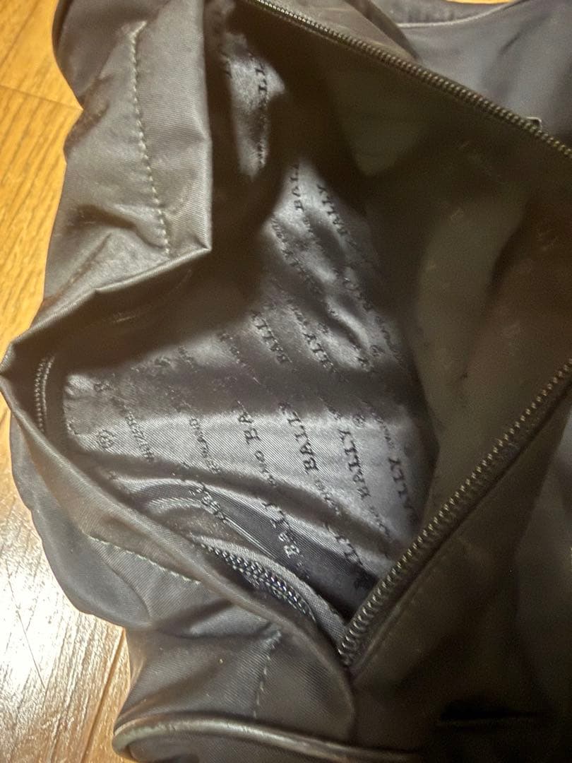 良品　BALLYショルダーバッグ　ビジネスバッグ