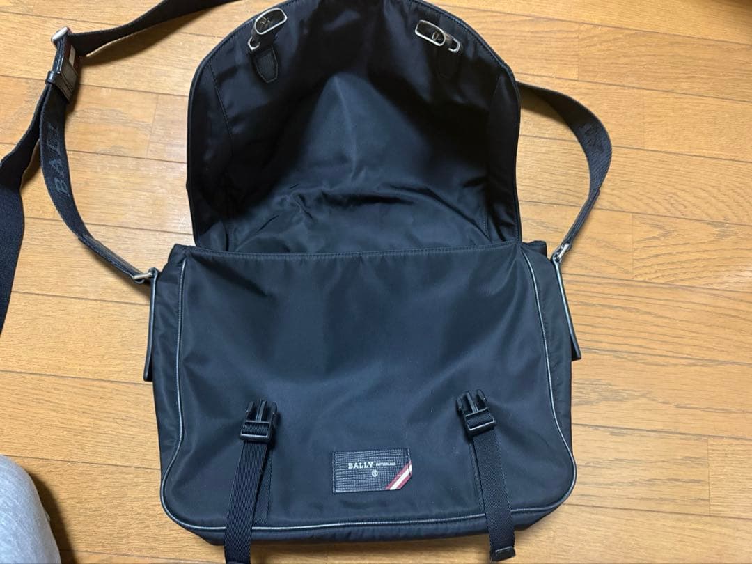 良品　BALLYショルダーバッグ　ビジネスバッグ