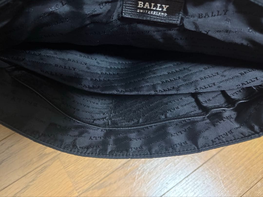 良品　BALLYショルダーバッグ　ビジネスバッグ