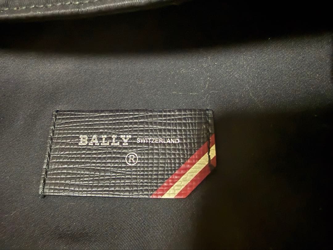良品　BALLYショルダーバッグ　ビジネスバッグ