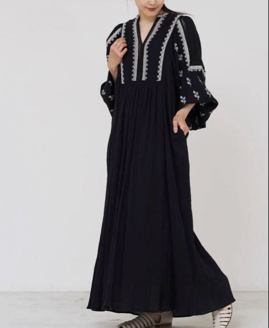 24ss✨ヌキテパ　リーフエンブロイダリードレス　刺繍　ロングワンピース　黒　M