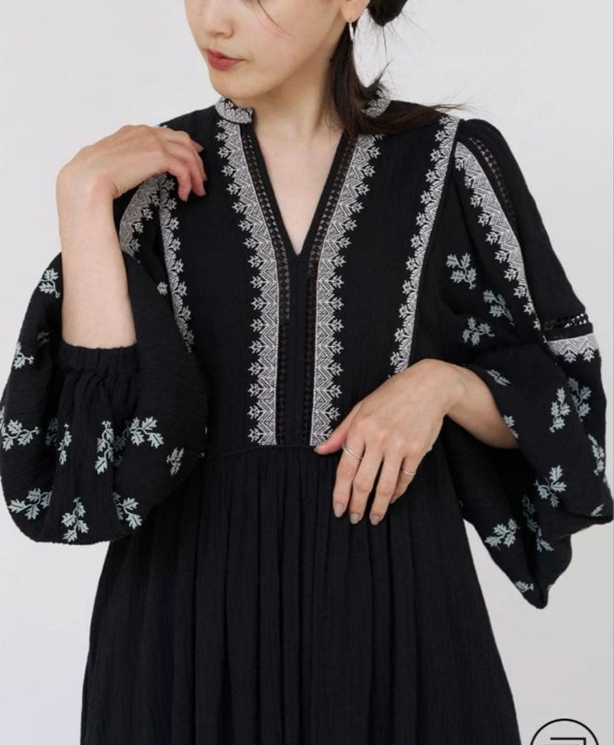 24ss✨ヌキテパ　リーフエンブロイダリードレス　刺繍　ロングワンピース　黒　M
