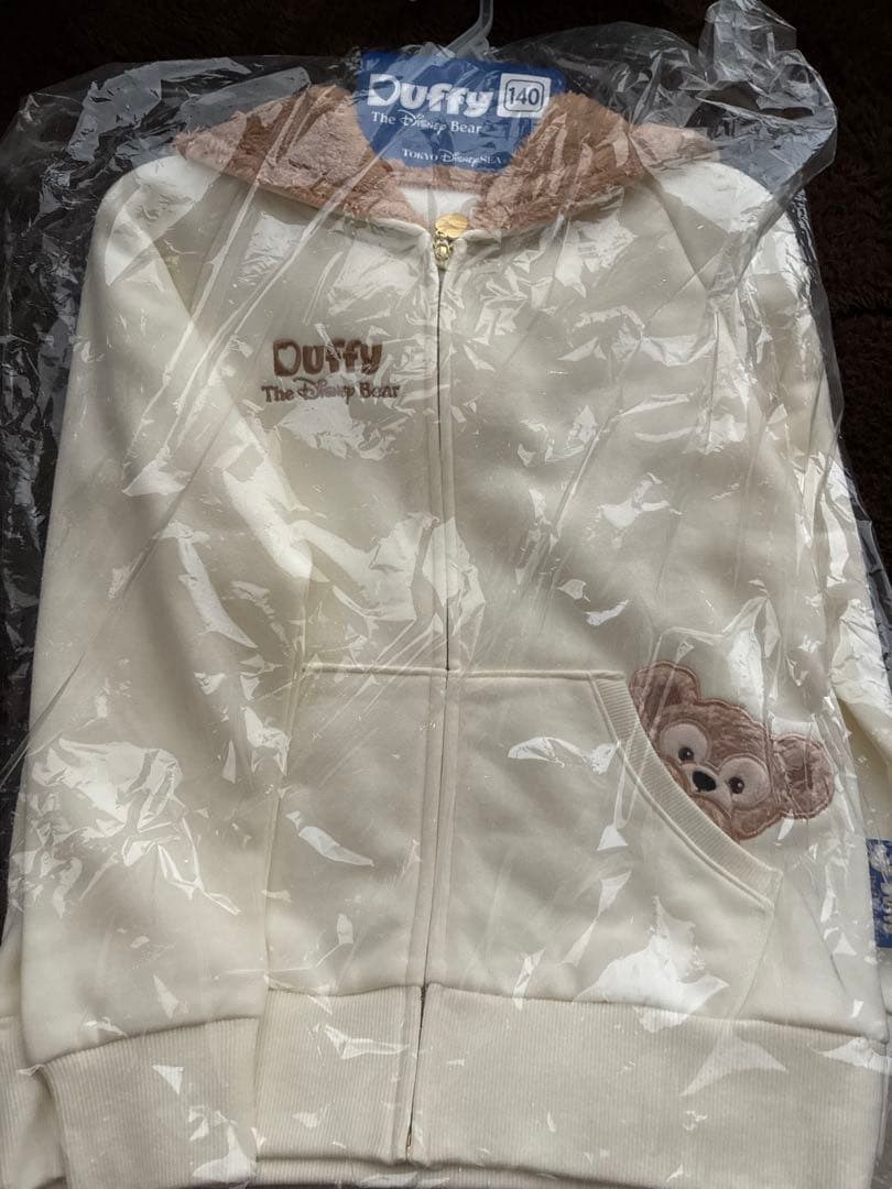 ディズニーシー　ダッフィー パーカー 140cm 新品
