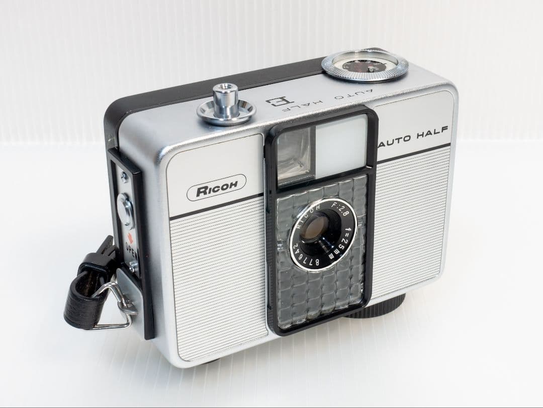 ㉓【美品・整備済】RICOH AUTO HALF E 「ブラック 」オートハーフ