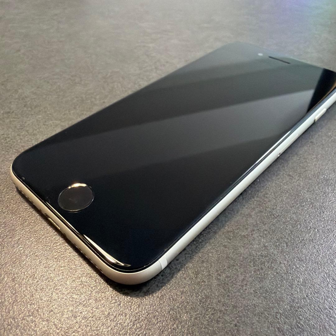 Apple iPhone SE (第3世代) 256GB 84%