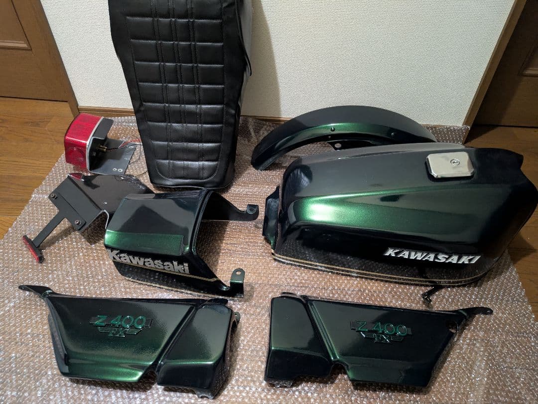 ゼファー400　FXジョーカーズ外装　塗装済み