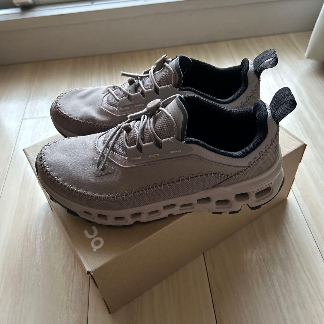 On 軽量グレー スニーカー