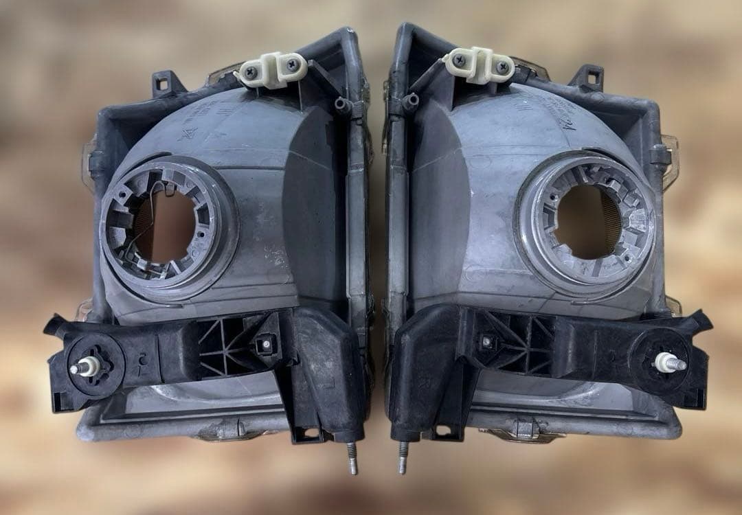 #1957 トヨタ ハイラックス　純正ハロゲンヘッドライト