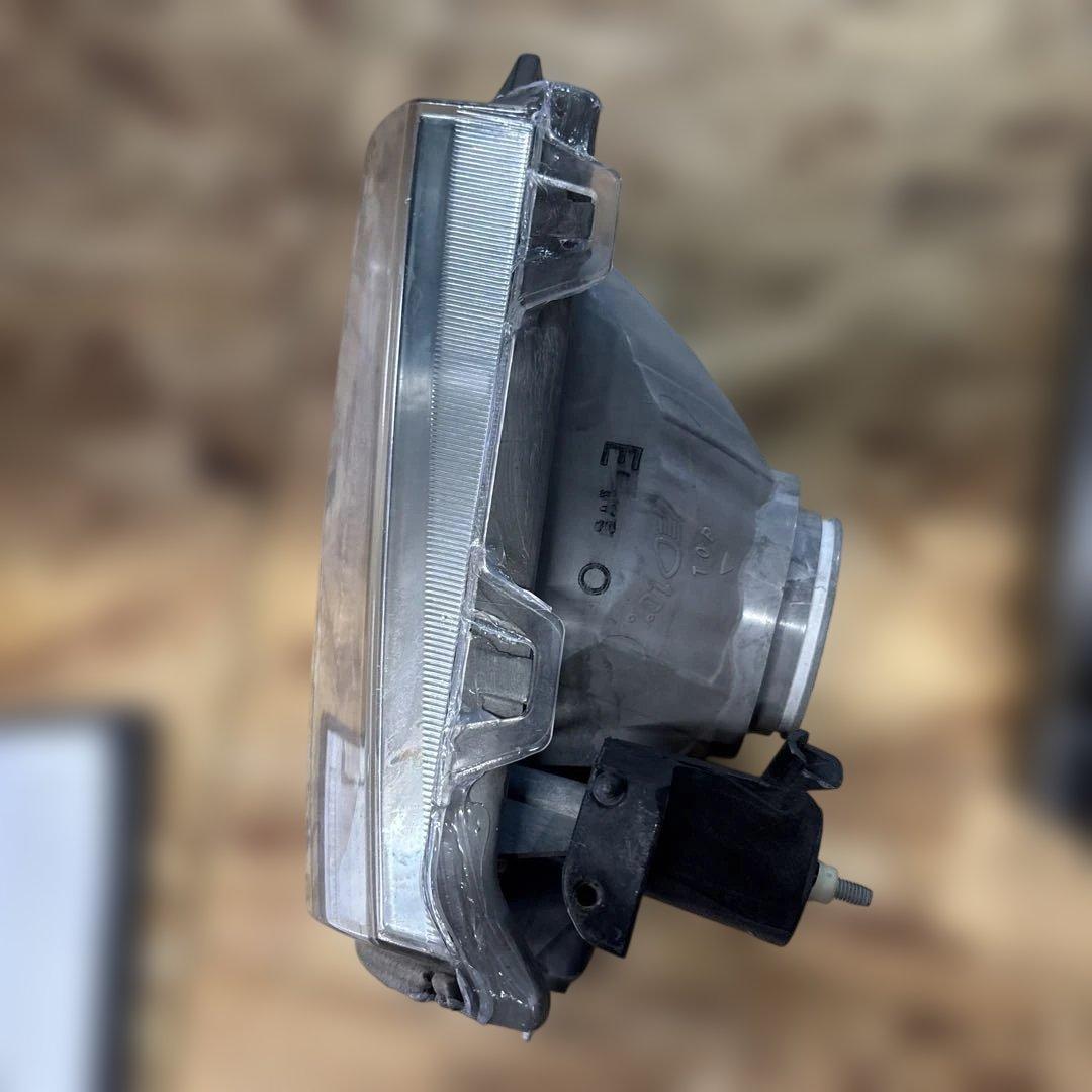 #1957 トヨタ ハイラックス　純正ハロゲンヘッドライト