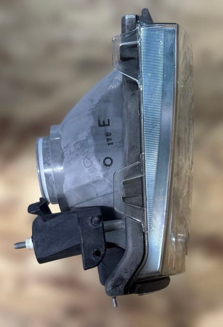 #1957 トヨタ ハイラックス　純正ハロゲンヘッドライト