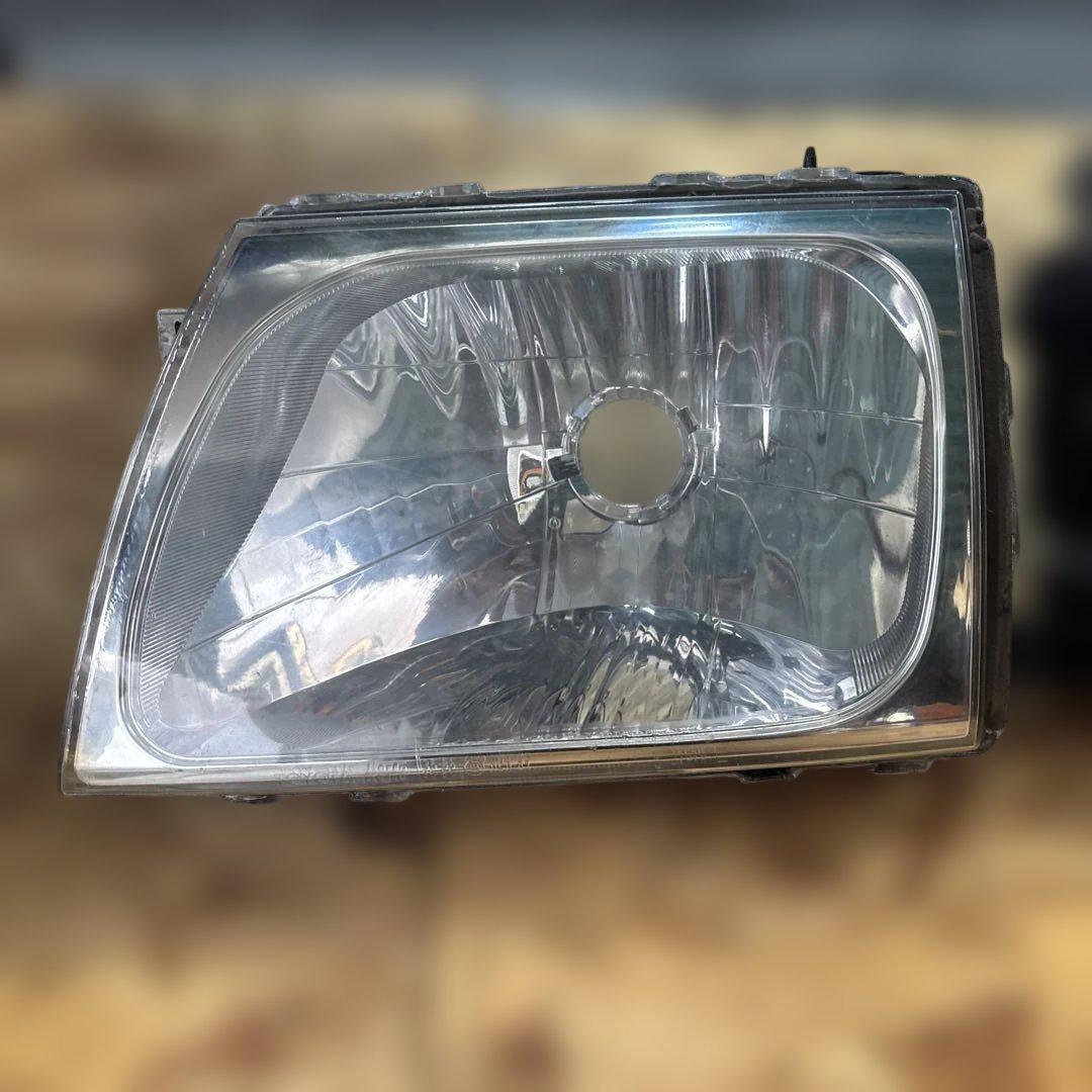 #1957 トヨタ ハイラックス　純正ハロゲンヘッドライト