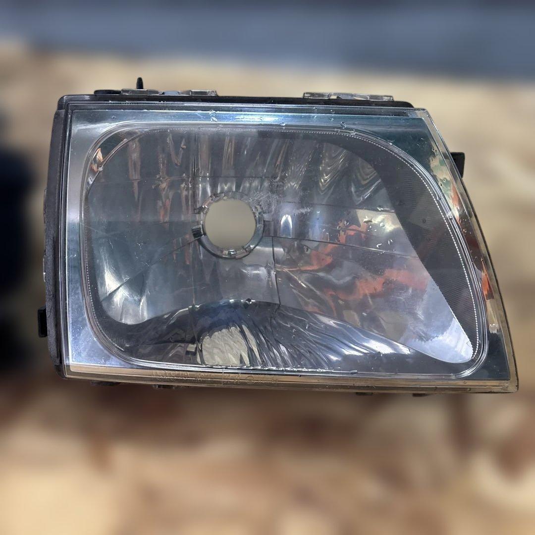 #1957 トヨタ ハイラックス　純正ハロゲンヘッドライト