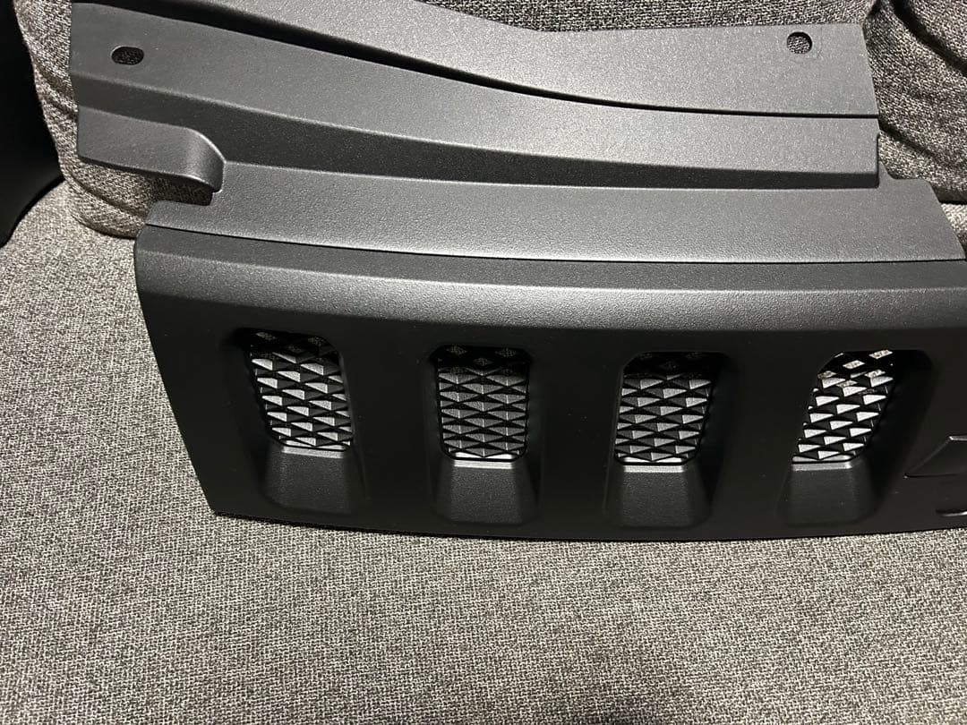 デリカＤ５‼️フロントグリル　送料込み‼️ラバーチッピング塗装