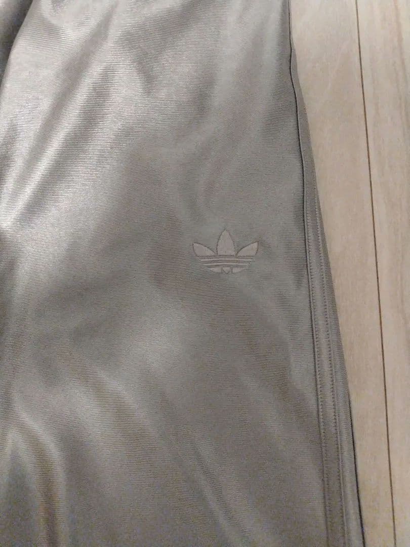 adidas ファイヤーバード セットアップ シルバー