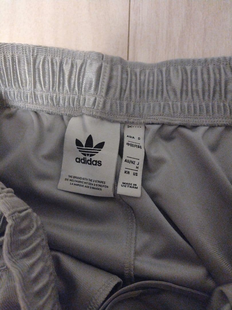 adidas ファイヤーバード セットアップ シルバー