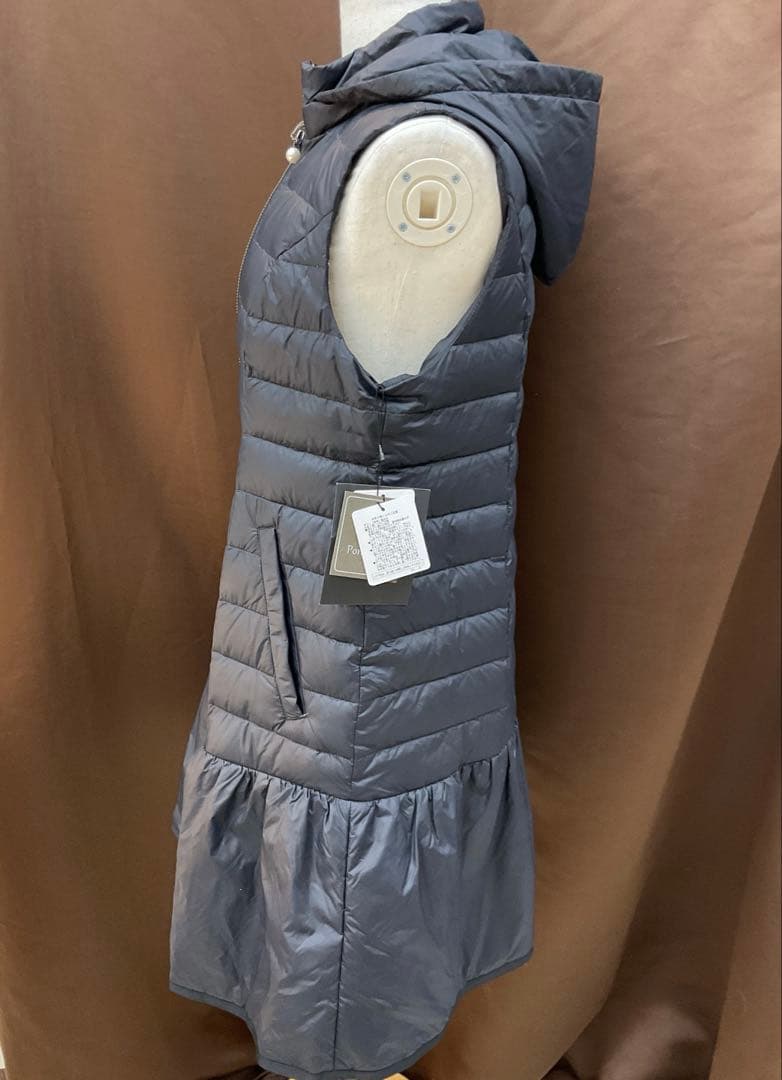 マグロ‼️PontNeuf フード付き黒　ダウンベスト 1844