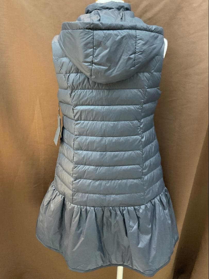 マグロ‼️PontNeuf フード付き黒　ダウンベスト 1844