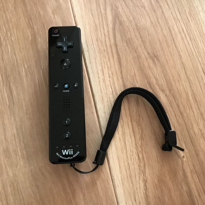 値下げしました！！Wii本体、コントローラー2個、人気ソフト4本セット