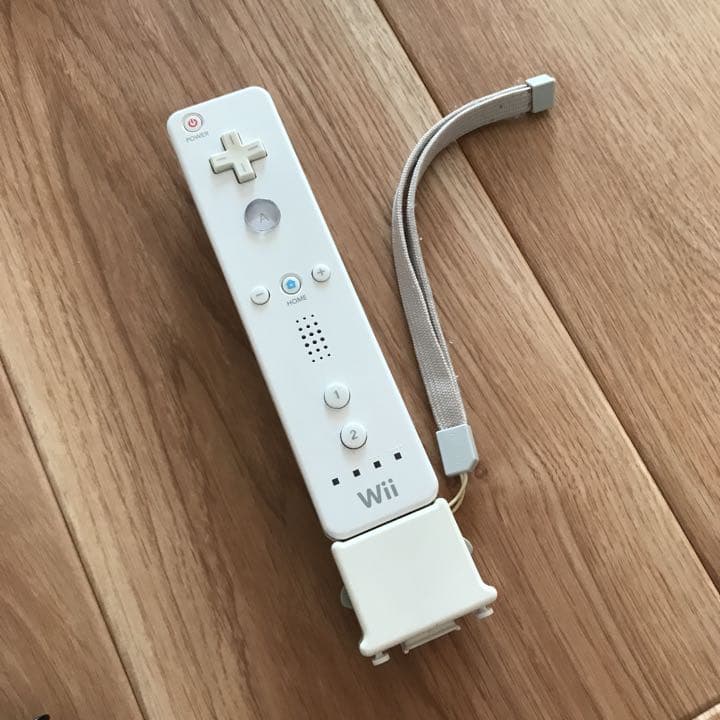 値下げしました！！Wii本体、コントローラー2個、人気ソフト4本セット