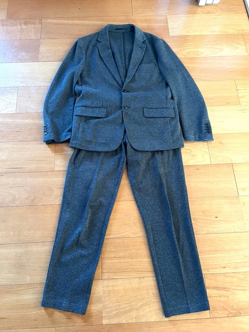 アニエス・ベーのスーツ