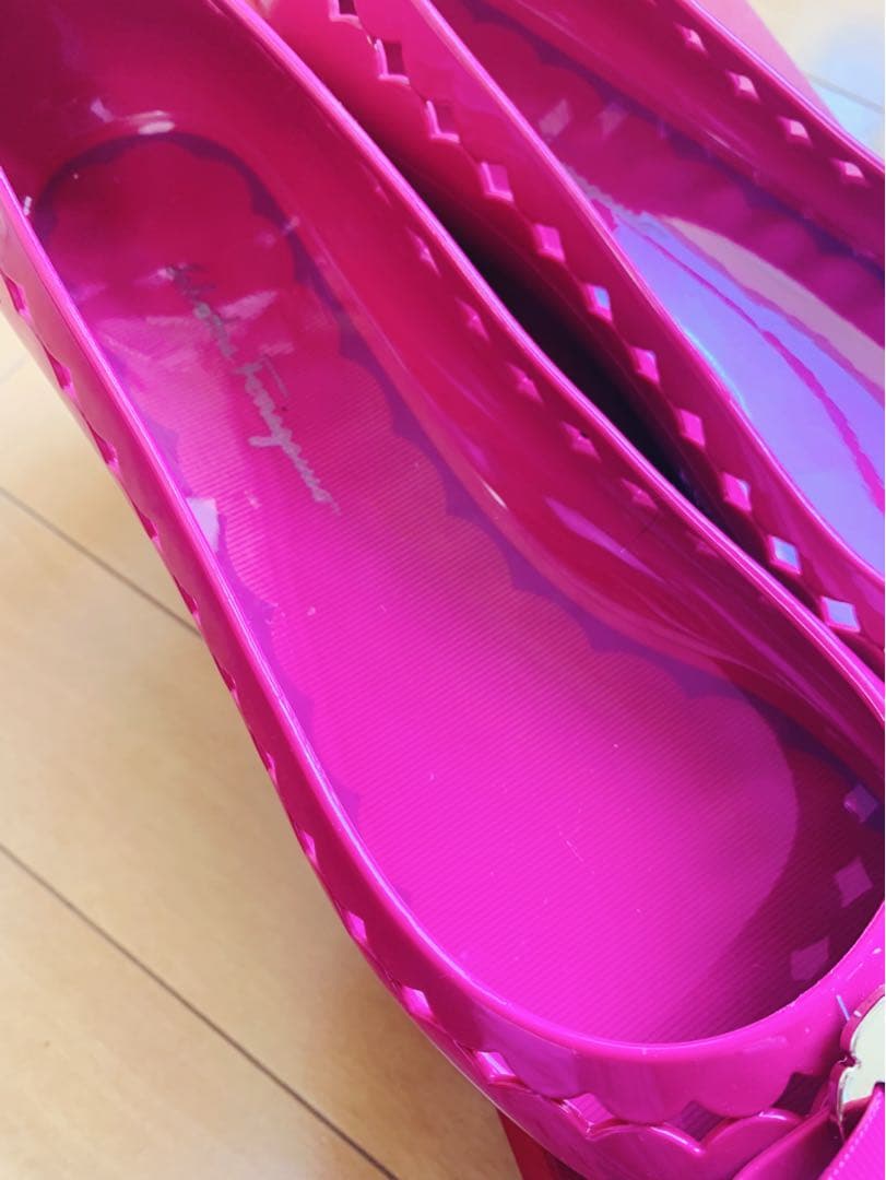 極美品フェラガモ ラバー フラットシューズ