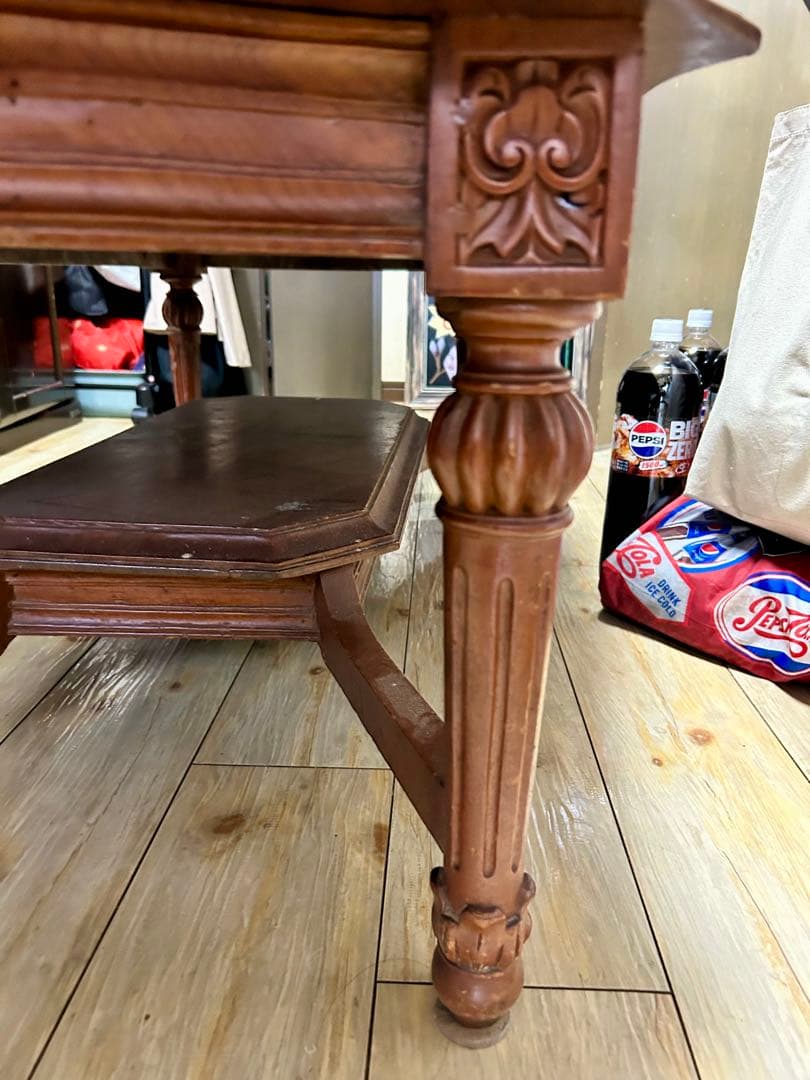 装飾的な木製座卓 楕円形