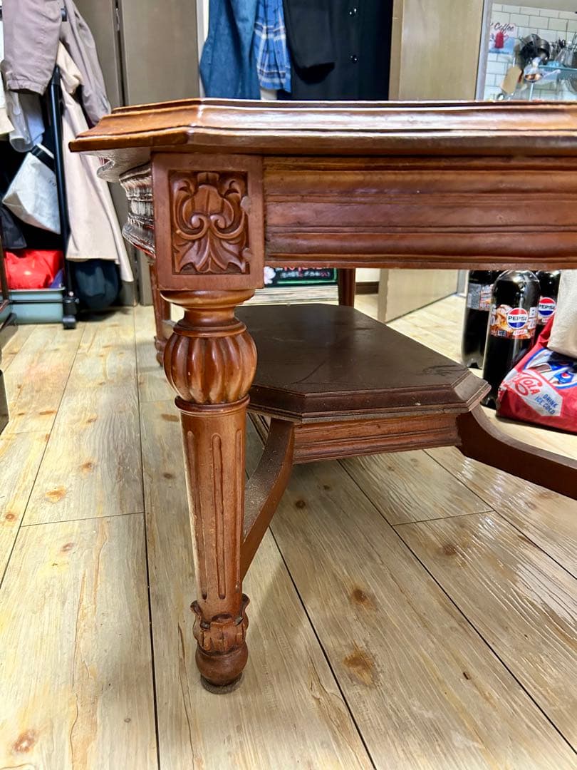 装飾的な木製座卓 楕円形