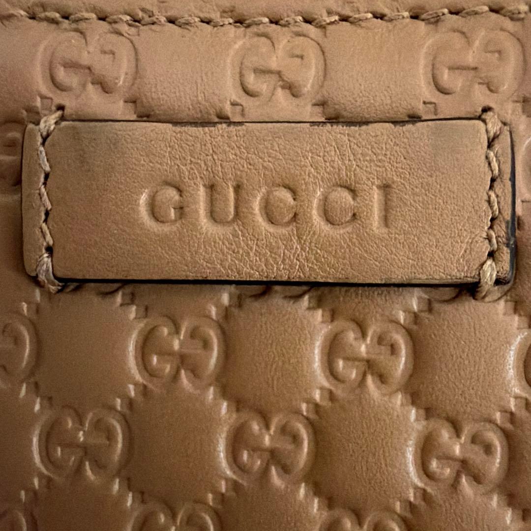 GUCCI ベージュ GGパターン 二つ折り財布