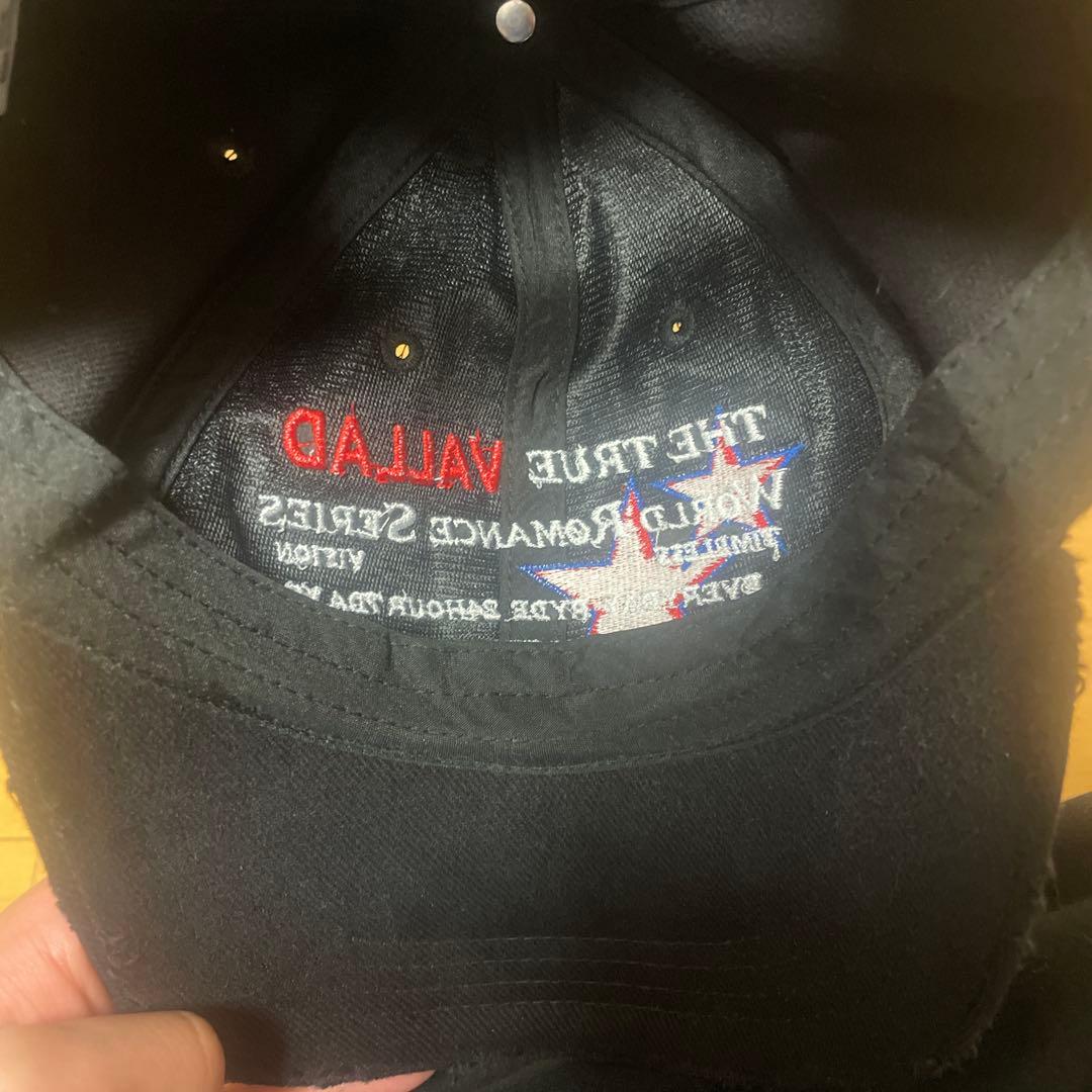 VALLAD 刺繍キャップ 黒