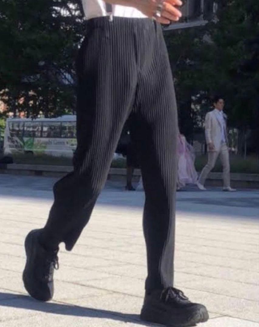 E PLISSE ISSEY MIYAKE プリーツパンツ Navy