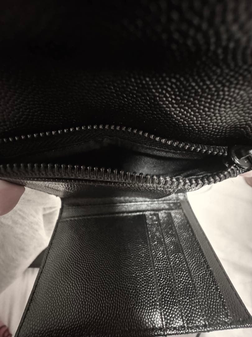 Yves Saint Laurent ブラック三つ折り財布