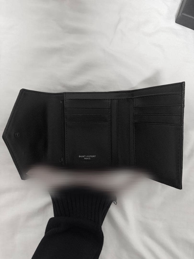 Yves Saint Laurent ブラック三つ折り財布