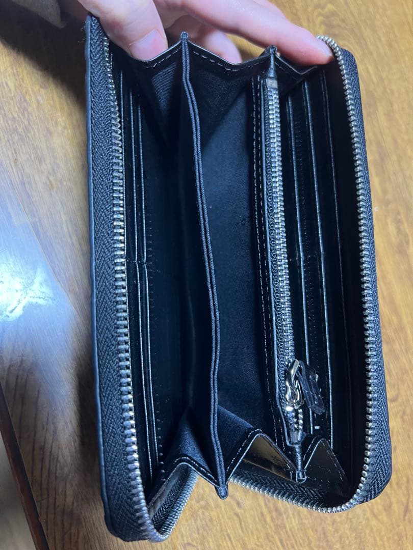 FFロゴ長財布 ベージュと黒