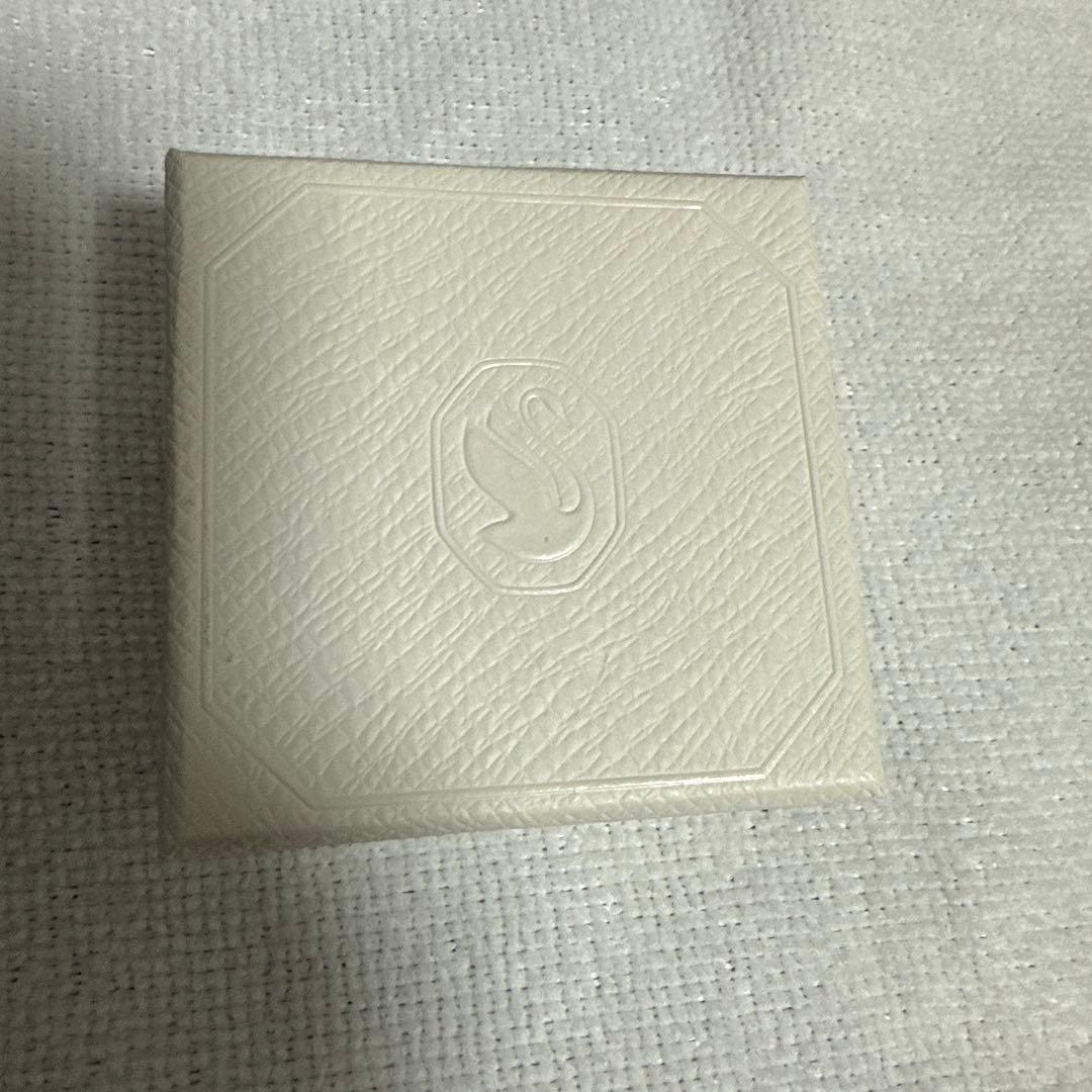 伊*読様 SWAROVSKI Orbita ドロップピアス