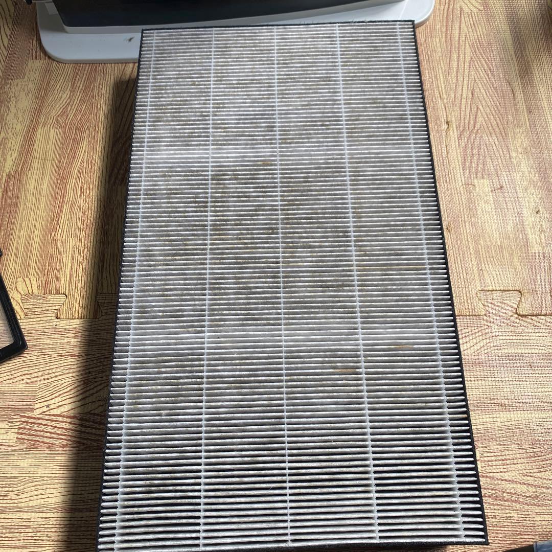 ダイキン　除湿機 MCK70UES-W ホワイト　2017年製