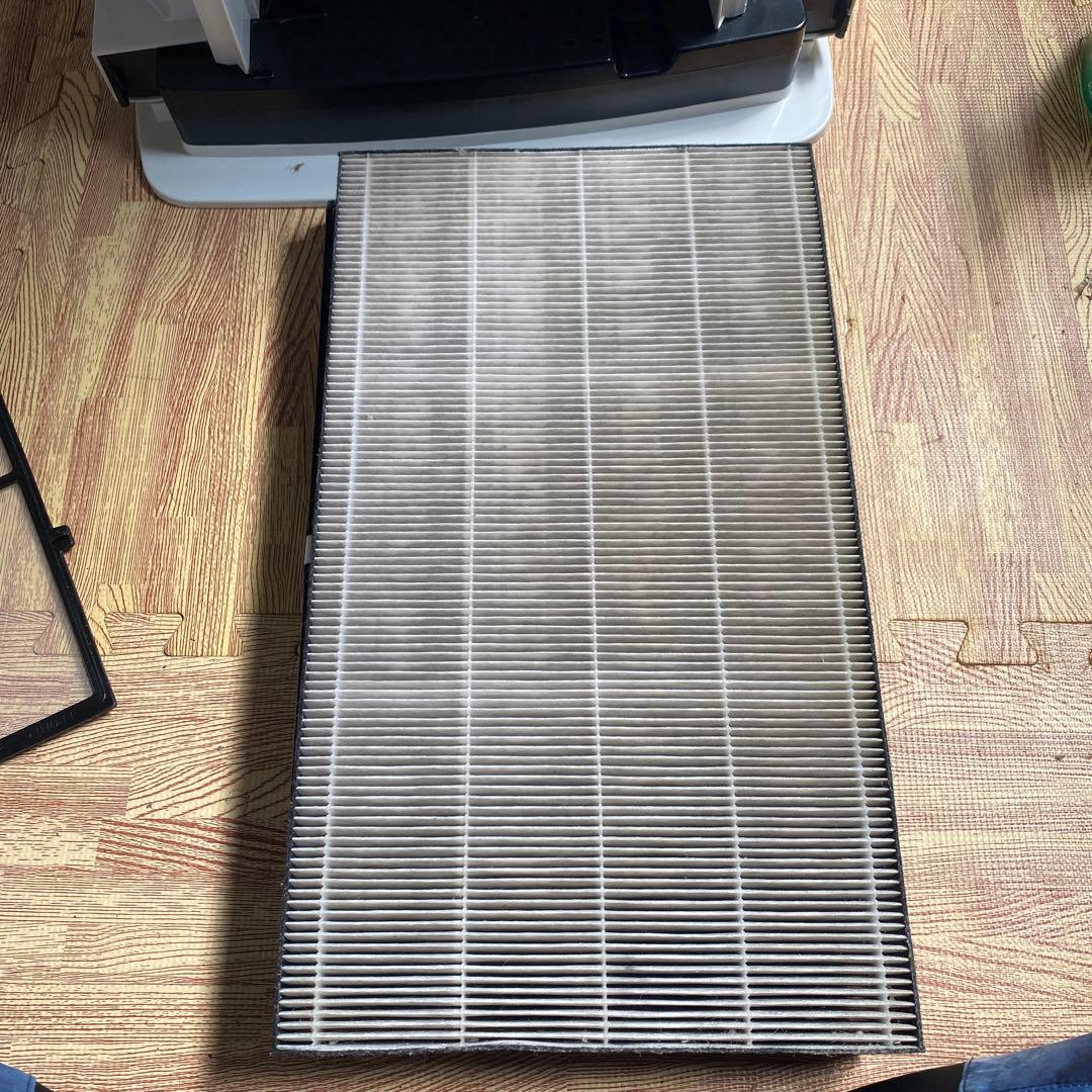 ダイキン　除湿機 MCK70UES-W ホワイト　2017年製