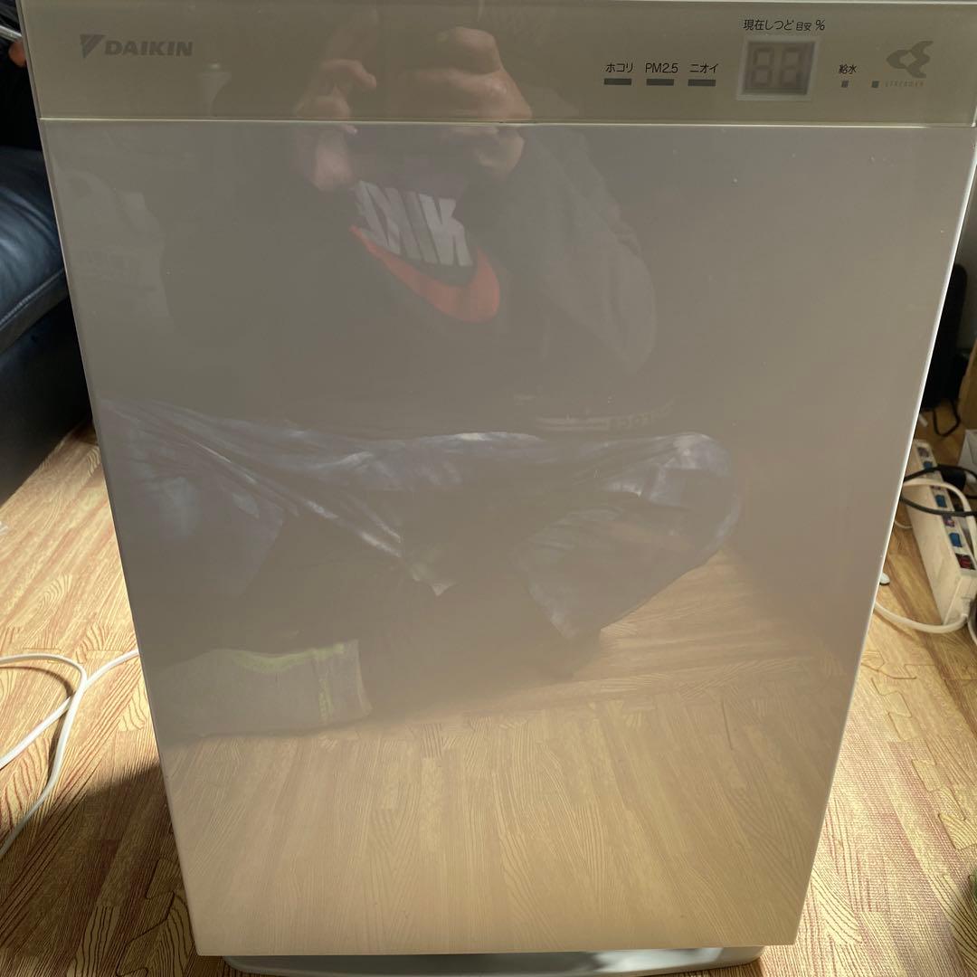 ダイキン　除湿機 MCK70UES-W ホワイト　2017年製