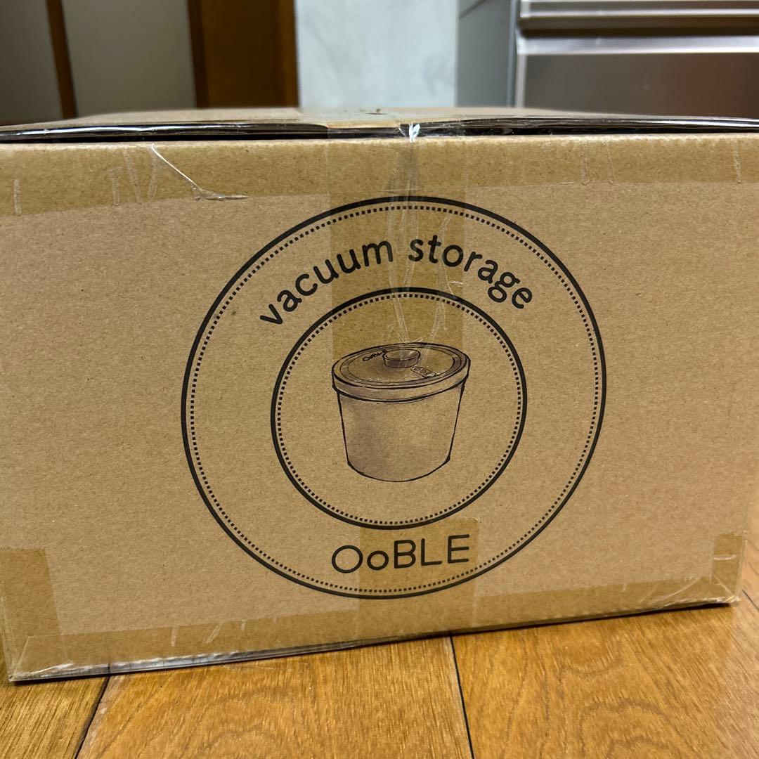 OoBLE mini 真空保存米びつ ホワイト