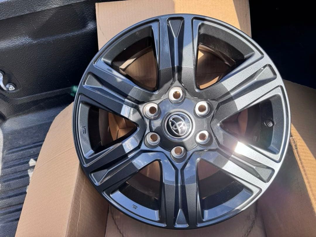 ハイラックス GUN125 純正 ホイール 4本 ハイエース ランクルプラド