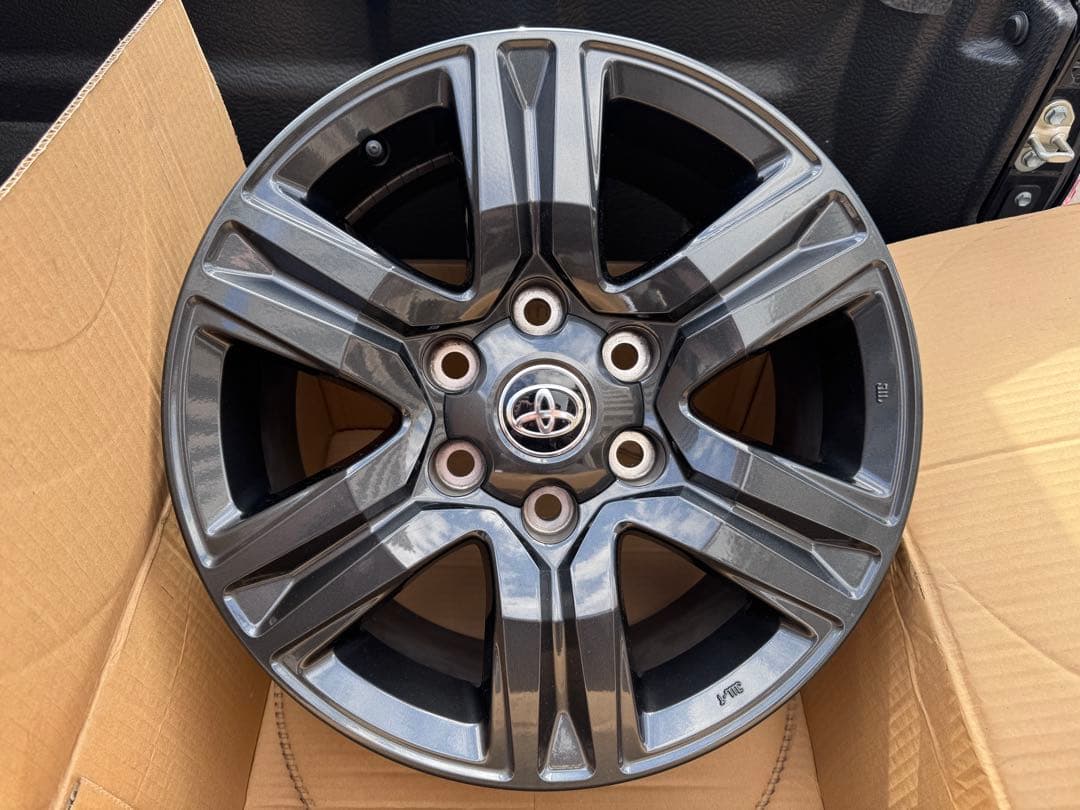 ハイラックス GUN125 純正 ホイール 4本 ハイエース ランクルプラド