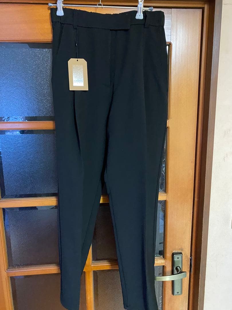 ANIECAアニーカ テーパードパンツ未使用