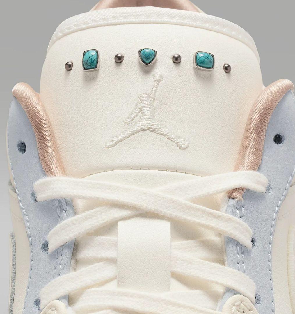 NIKE WMNS AIR JORDAN 1 LOW SE ターコイズ 24