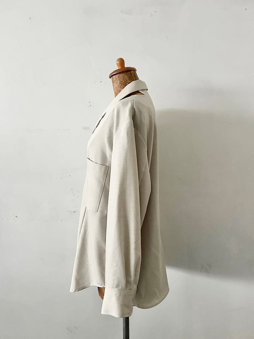 【美品】RUMCHE　カッティングシャツジャケット　フリーサイズ