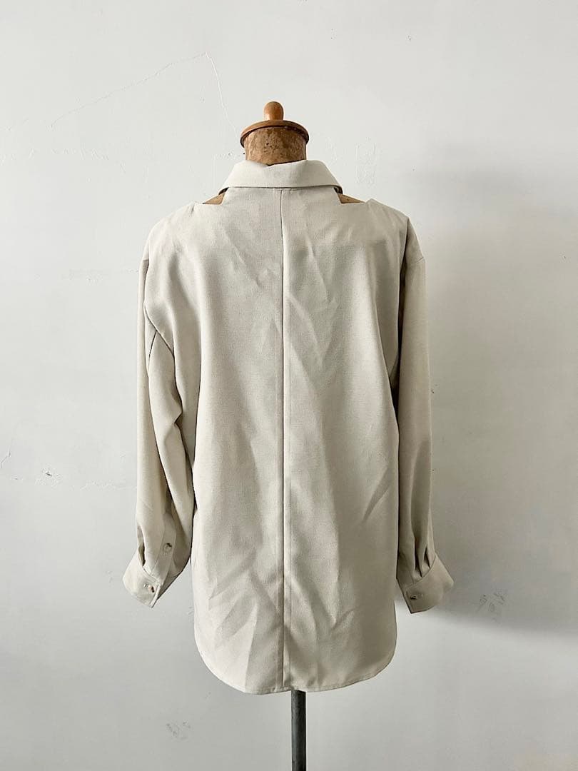 【美品】RUMCHE　カッティングシャツジャケット　フリーサイズ