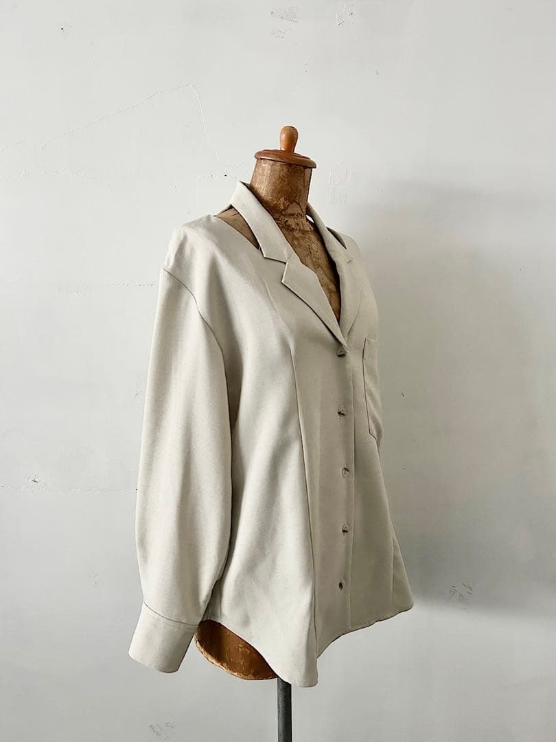 【美品】RUMCHE　カッティングシャツジャケット　フリーサイズ