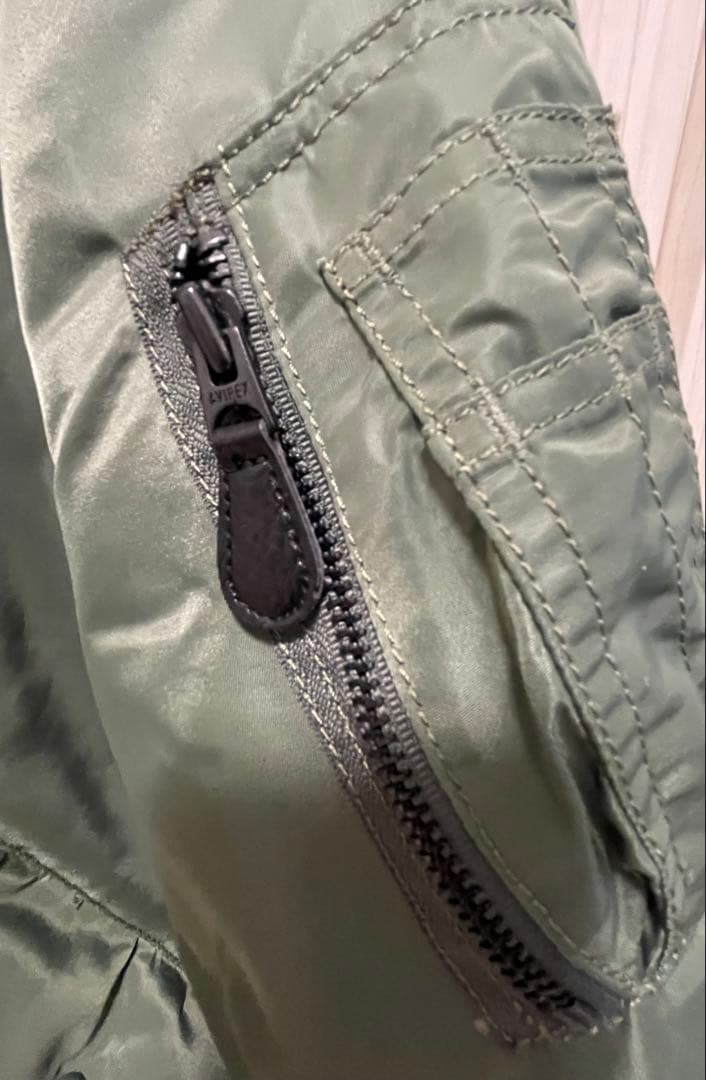 AVIREX MA-1ジャケット Mサイズ オリーブグリーン