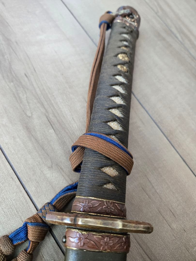 美品　陸軍九八式軍刀拵えのみ(刀緒、残欠つき) 刀身なし